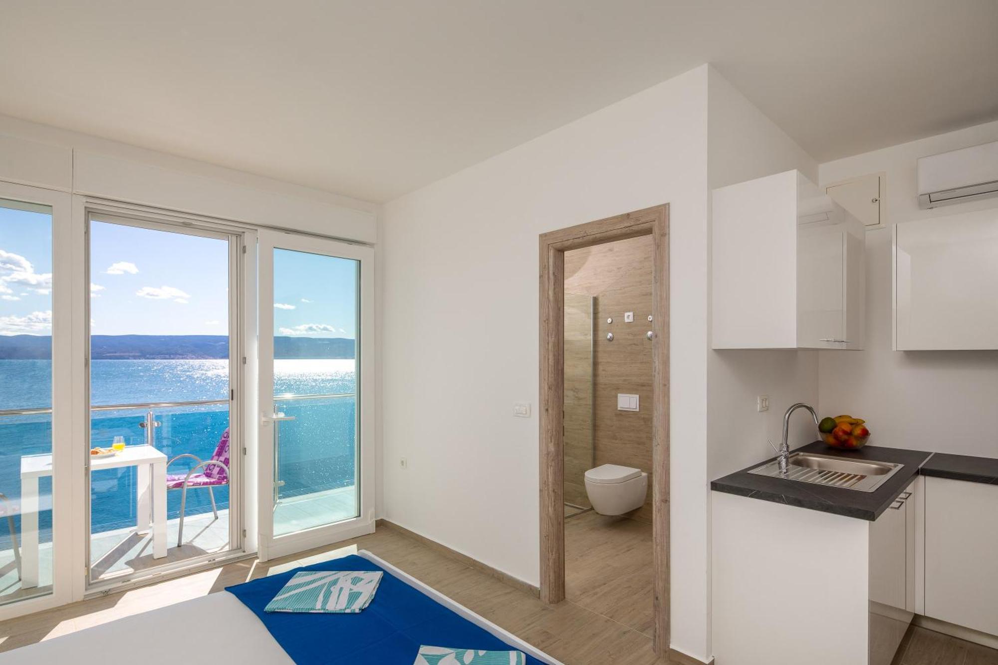 Blue Wonder Apartments Dugi Rat Eksteriør bilde